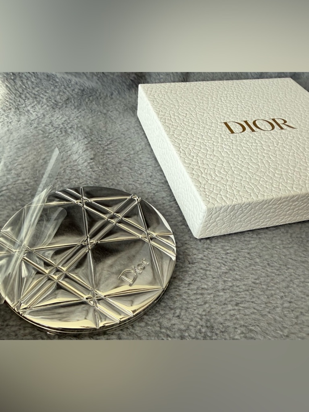 Dior Silver Color Compact Double Mirror with Box, NWT NIB. - Picture 5 of 6